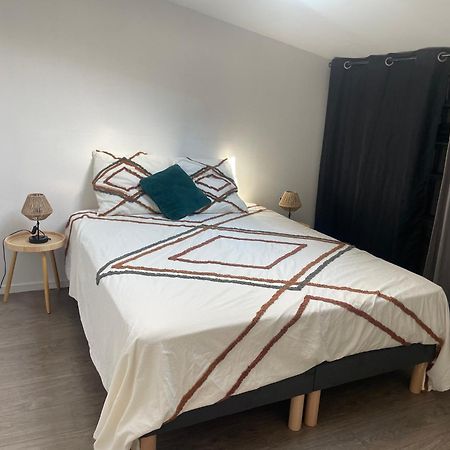Le Nid De Sacha Apartment Еперне Екстериор снимка
