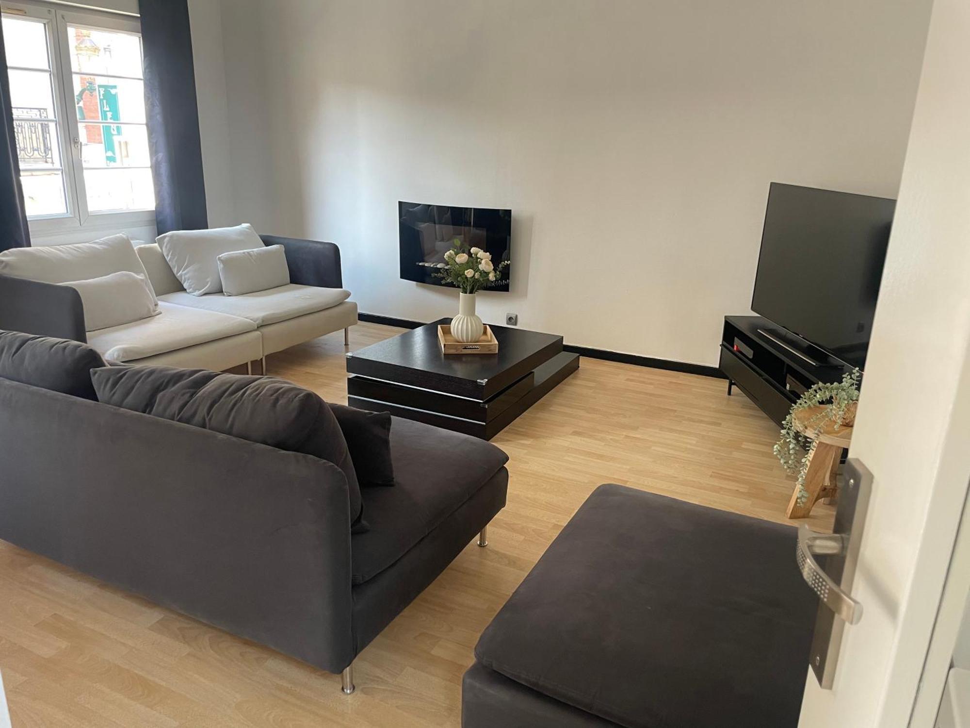 Le Nid De Sacha Apartment Еперне Екстериор снимка
